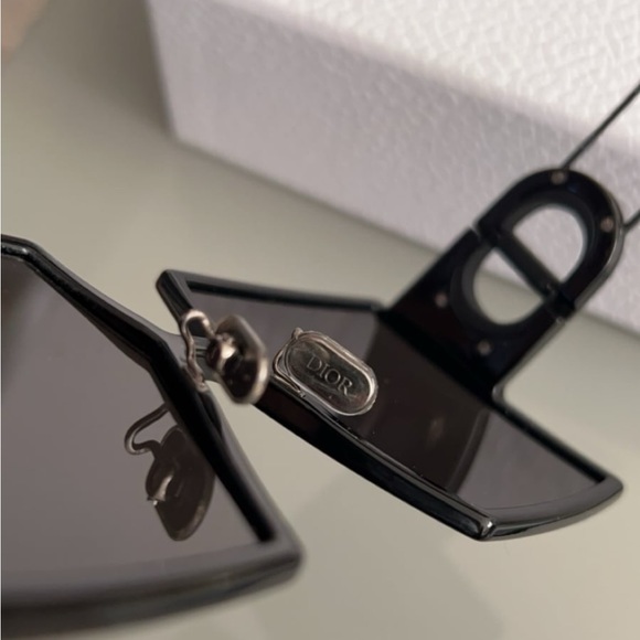 DIOR Sunglasses - Picture 5 of 8